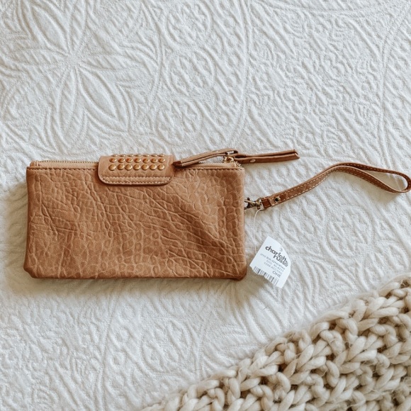 Gold embellished leather clutch - Picture 2 of 3